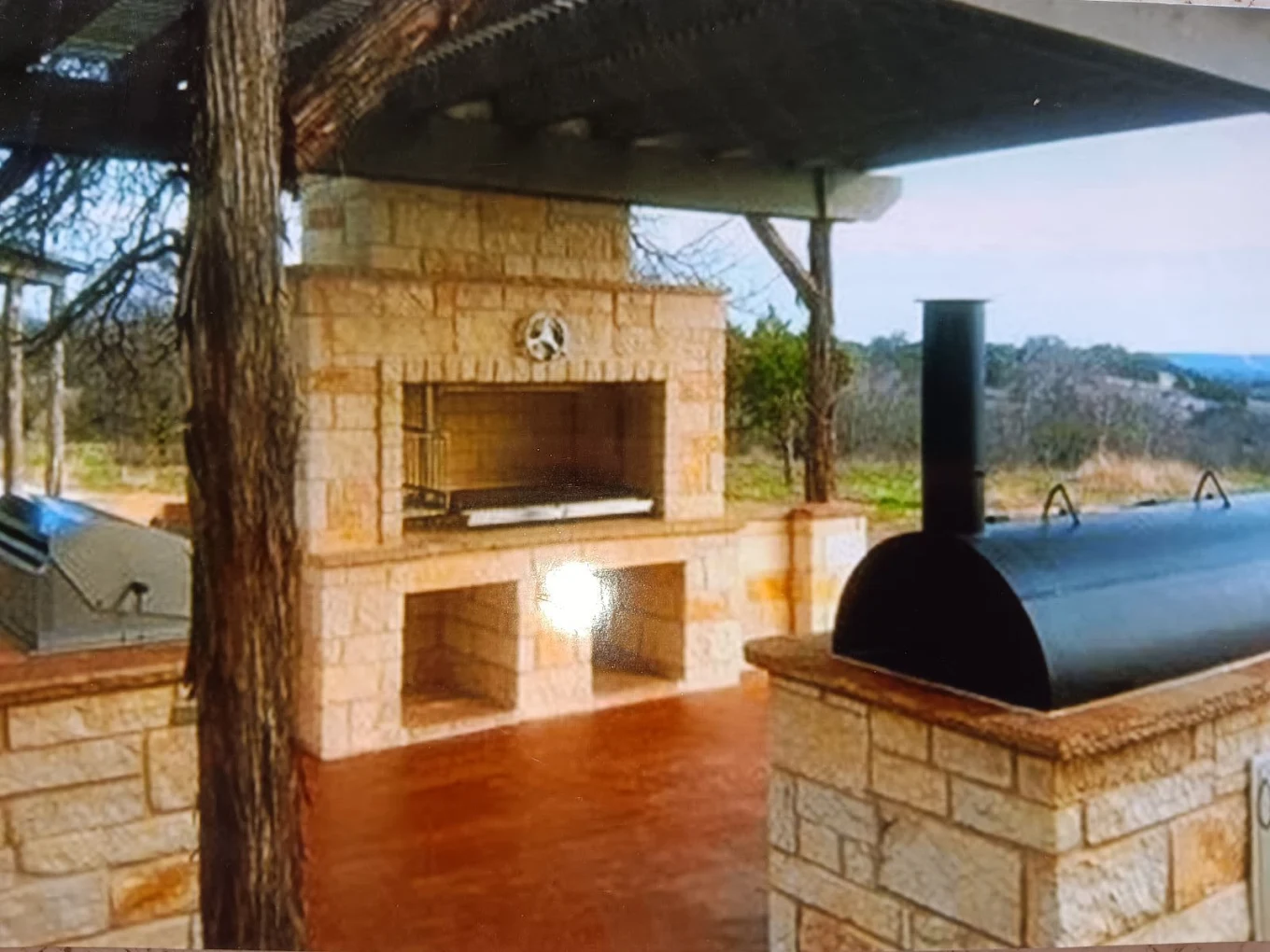 Outdoor Kitchen & Fireplace